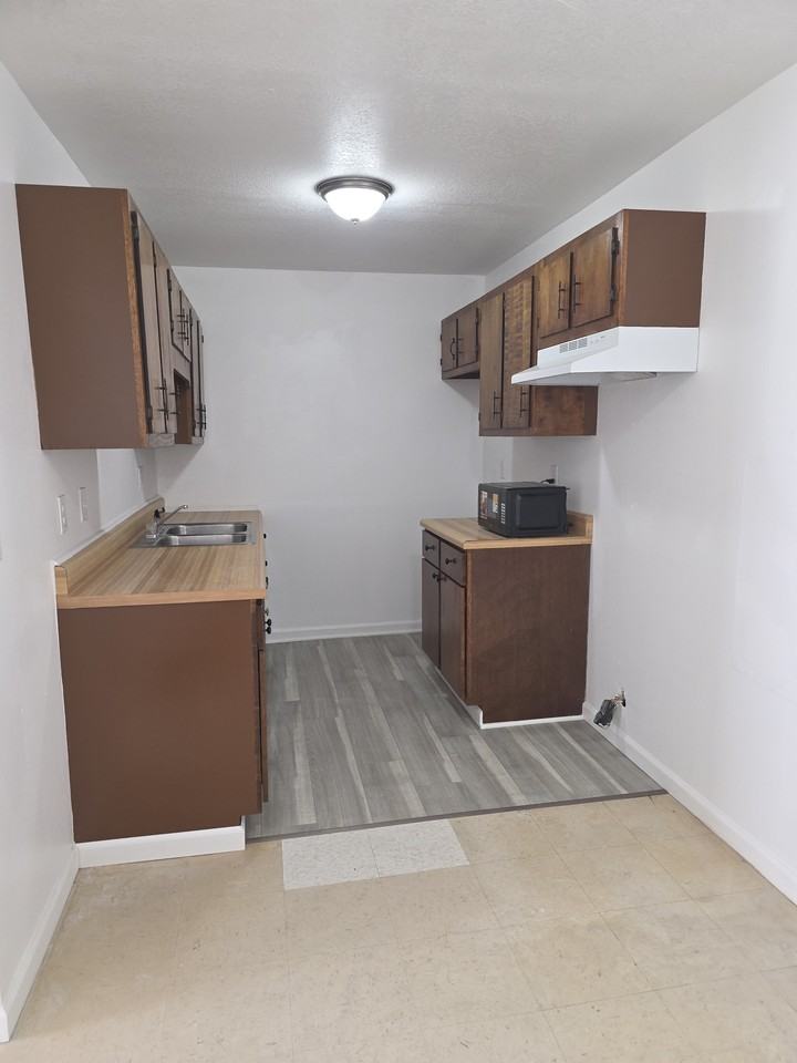 526 Bartlett Street - Photo 6 of 11