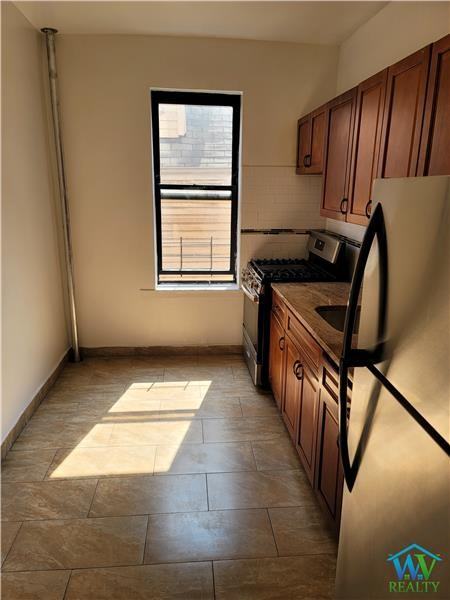 3165 Decatur Ave #E11 - Photo 5 of 13