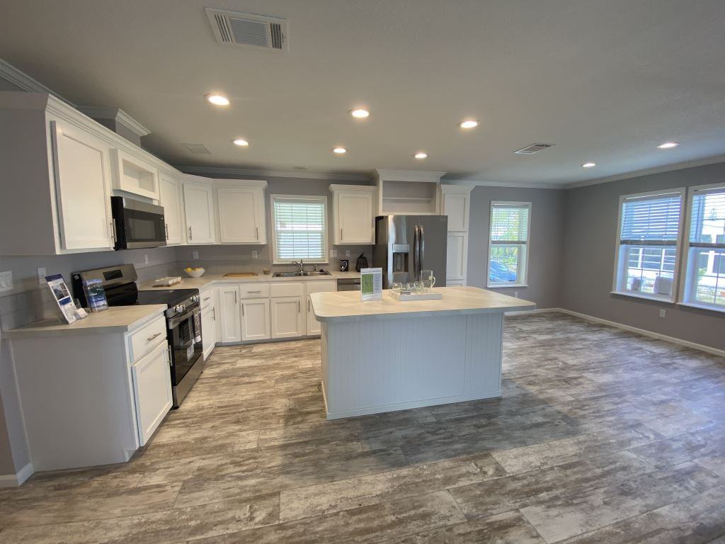 58 Salem Dr - Photo 3 of 32