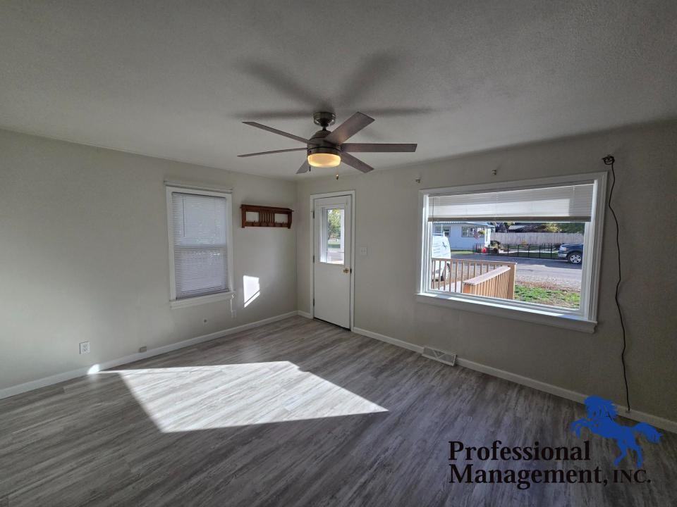 1509 Lewis Ave - Photo 2 of 9