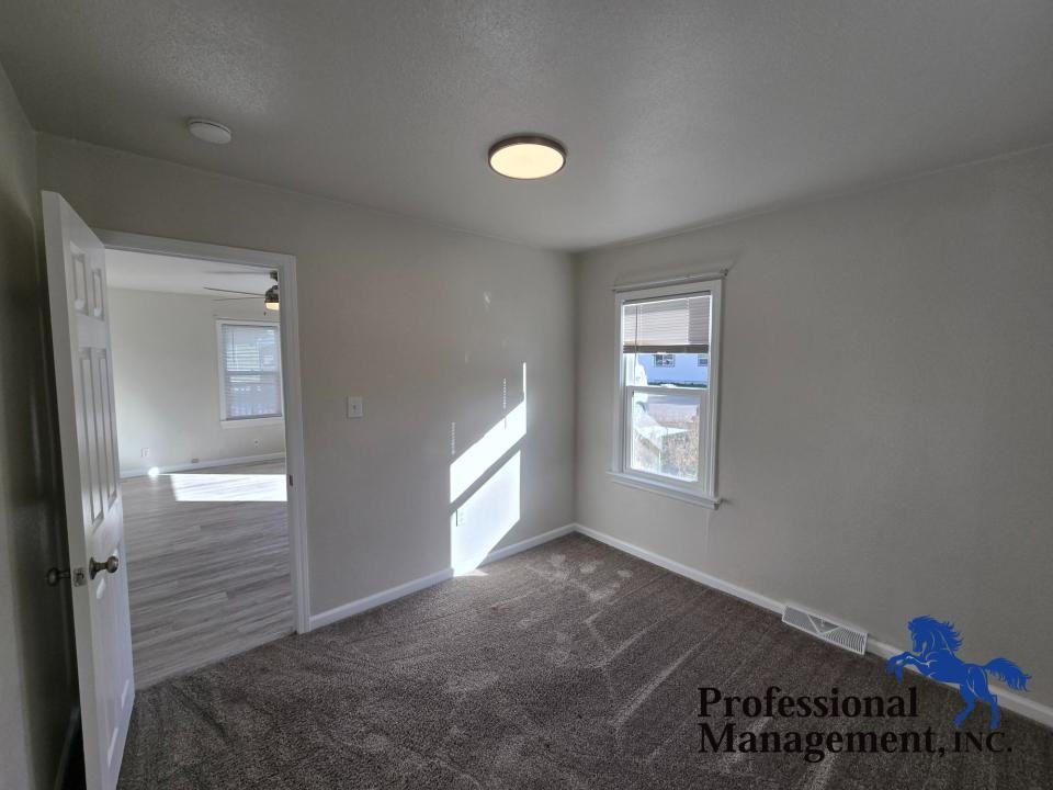 1509 Lewis Ave - Photo 5 of 9