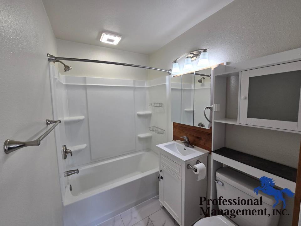 1509 Lewis Ave - Photo 7 of 9
