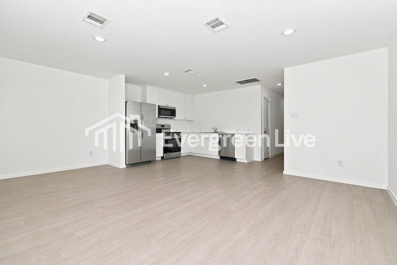 321 Acorn Rd - Photo 5 of 16