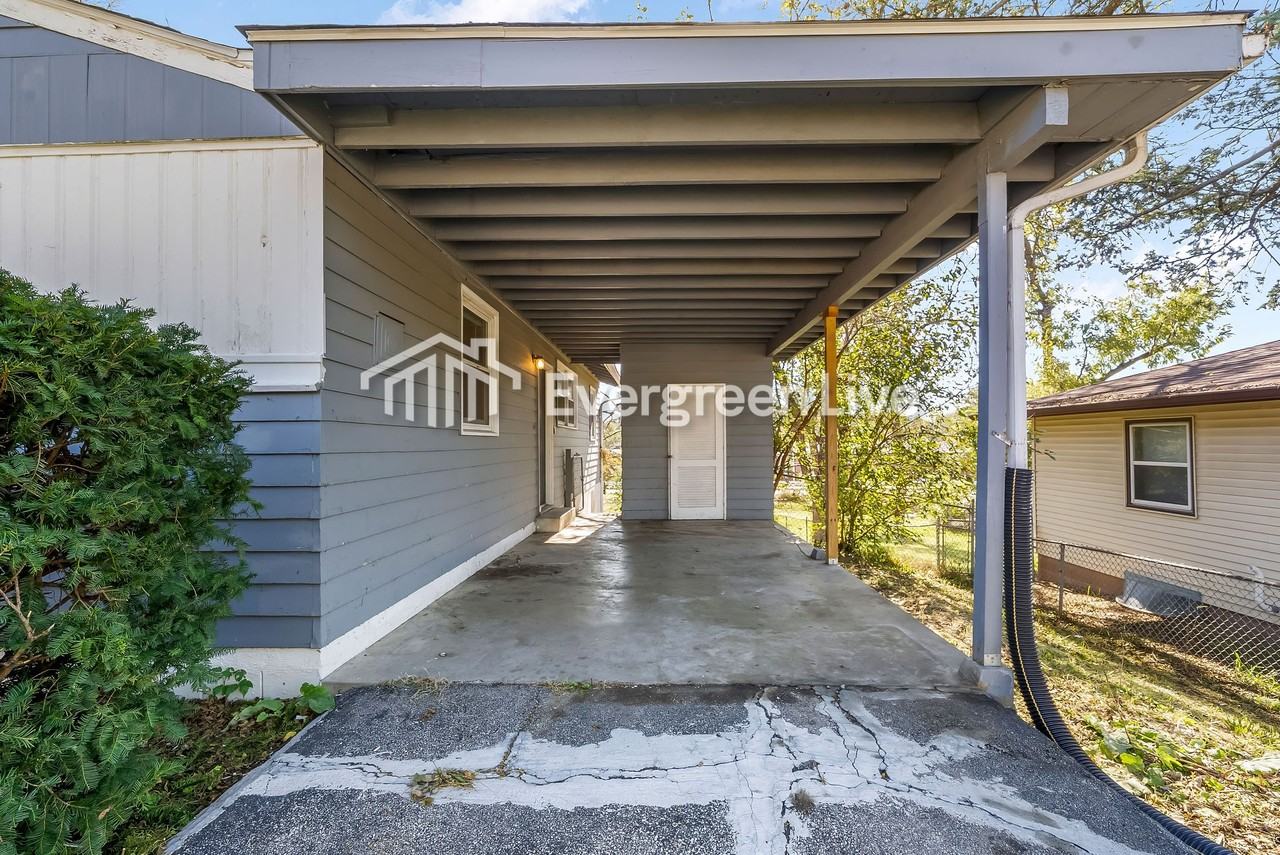 4531 Laurel Ave - Photo 4 of 26