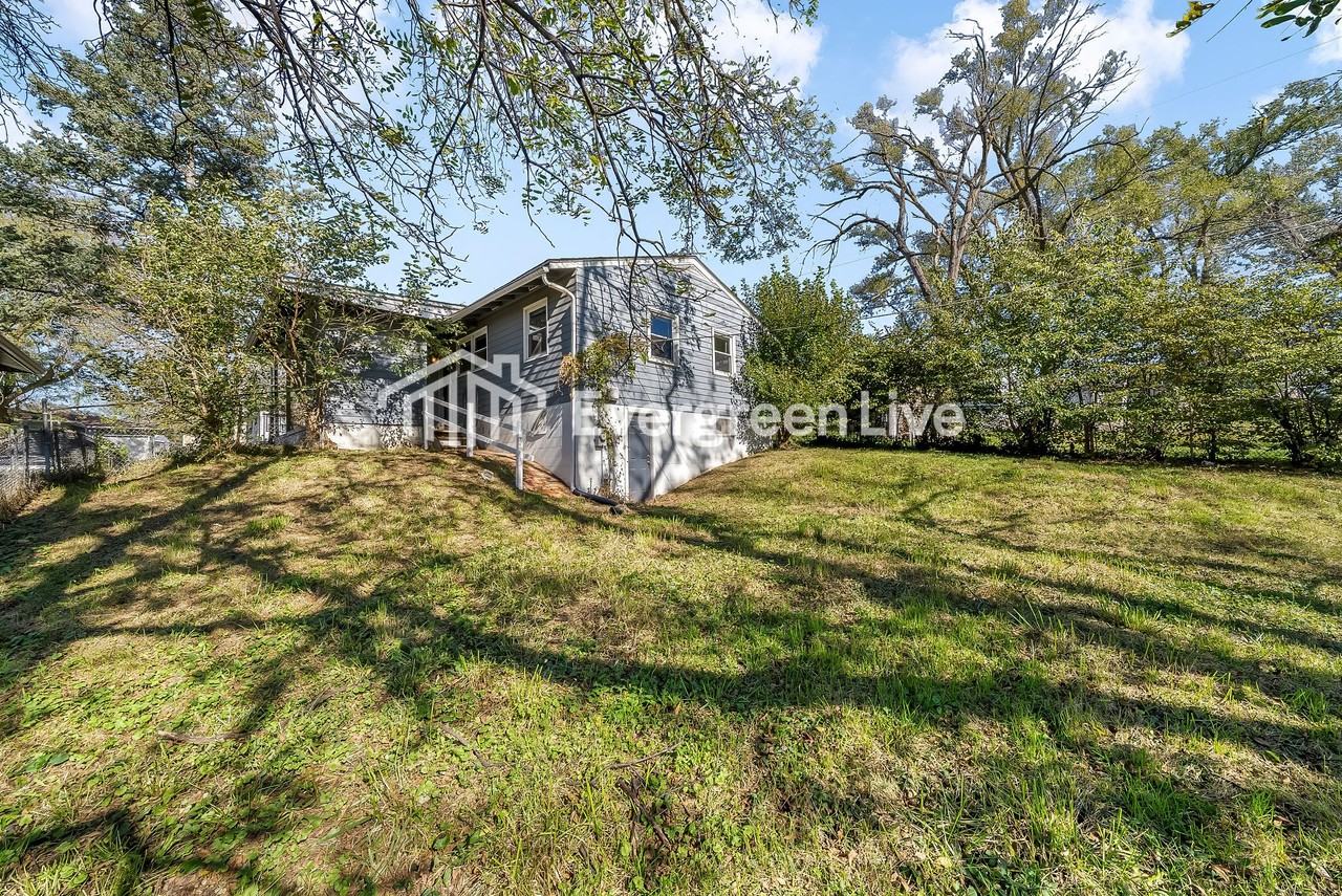 4531 Laurel Ave - Photo 7 of 26