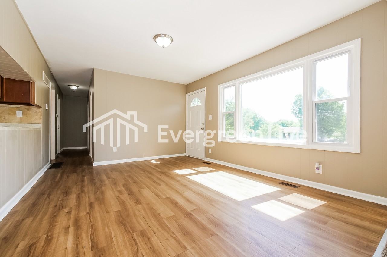 14924 Fuller Ave - Photo 3 of 15