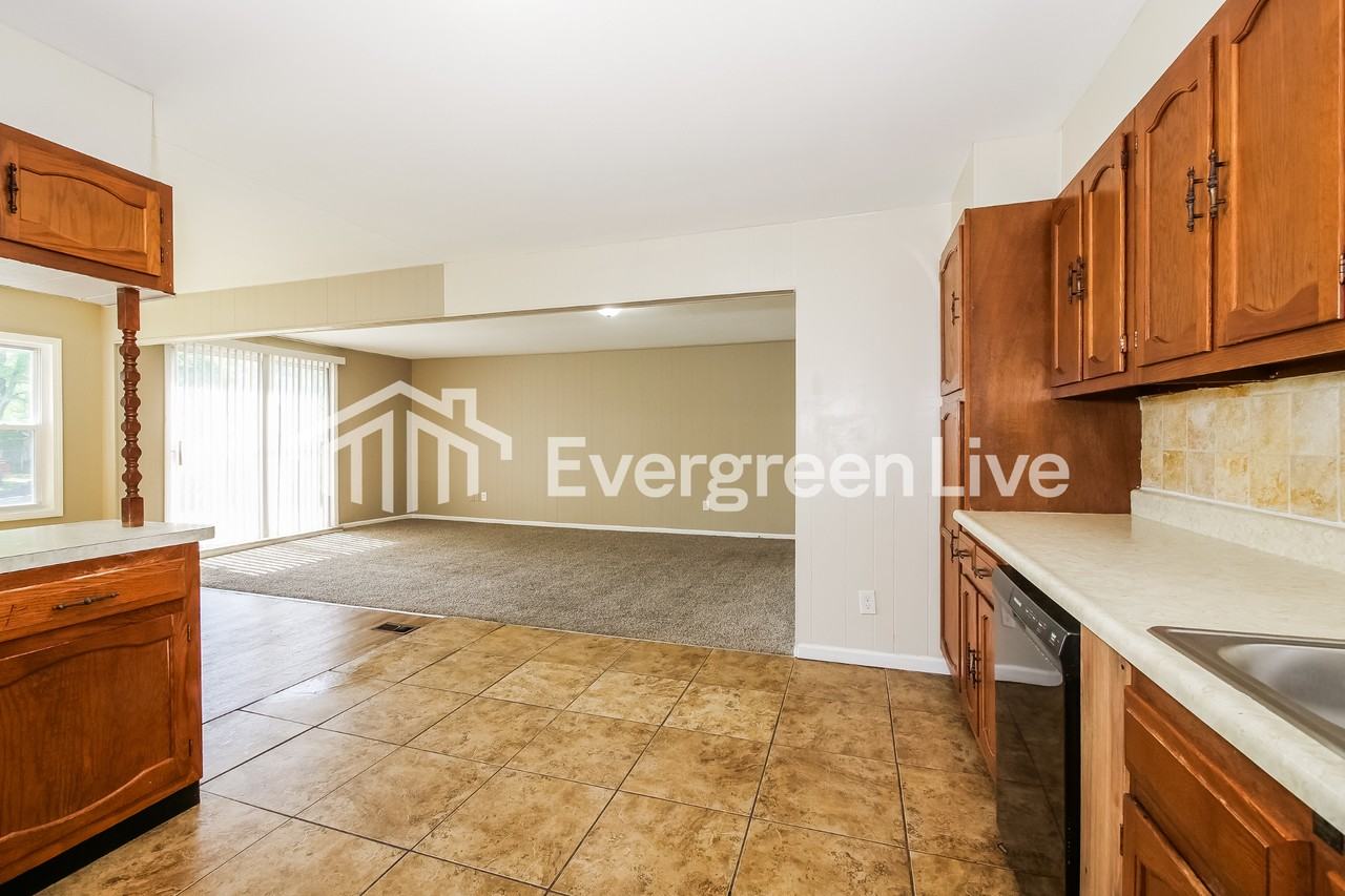 14924 Fuller Ave - Photo 6 of 15
