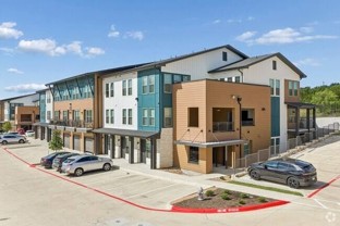 8912 N Lamar Blvd - Photo 1 of 1