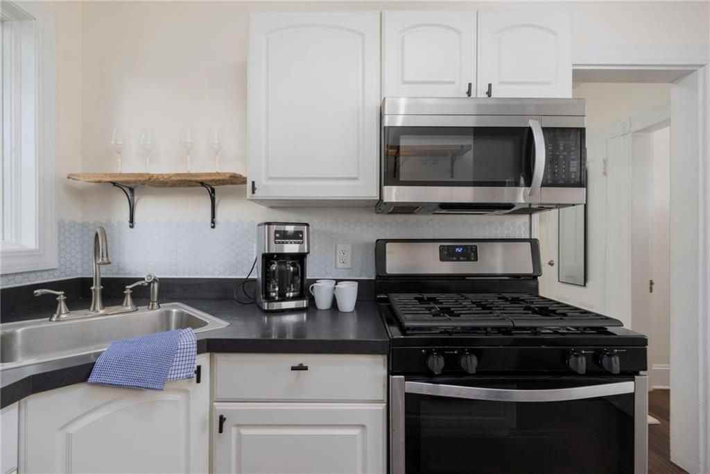 2 Goodwin St - Photo 7 of 17