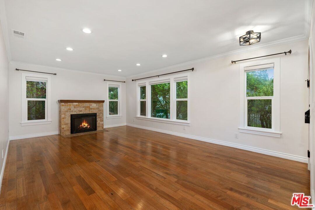 828 N Crescent Heights Blvd - Photo 5 of 45