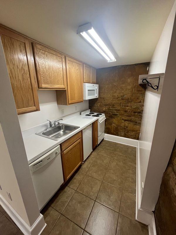 320 Princess Anne St ##1/2 - Photo 7 of 8