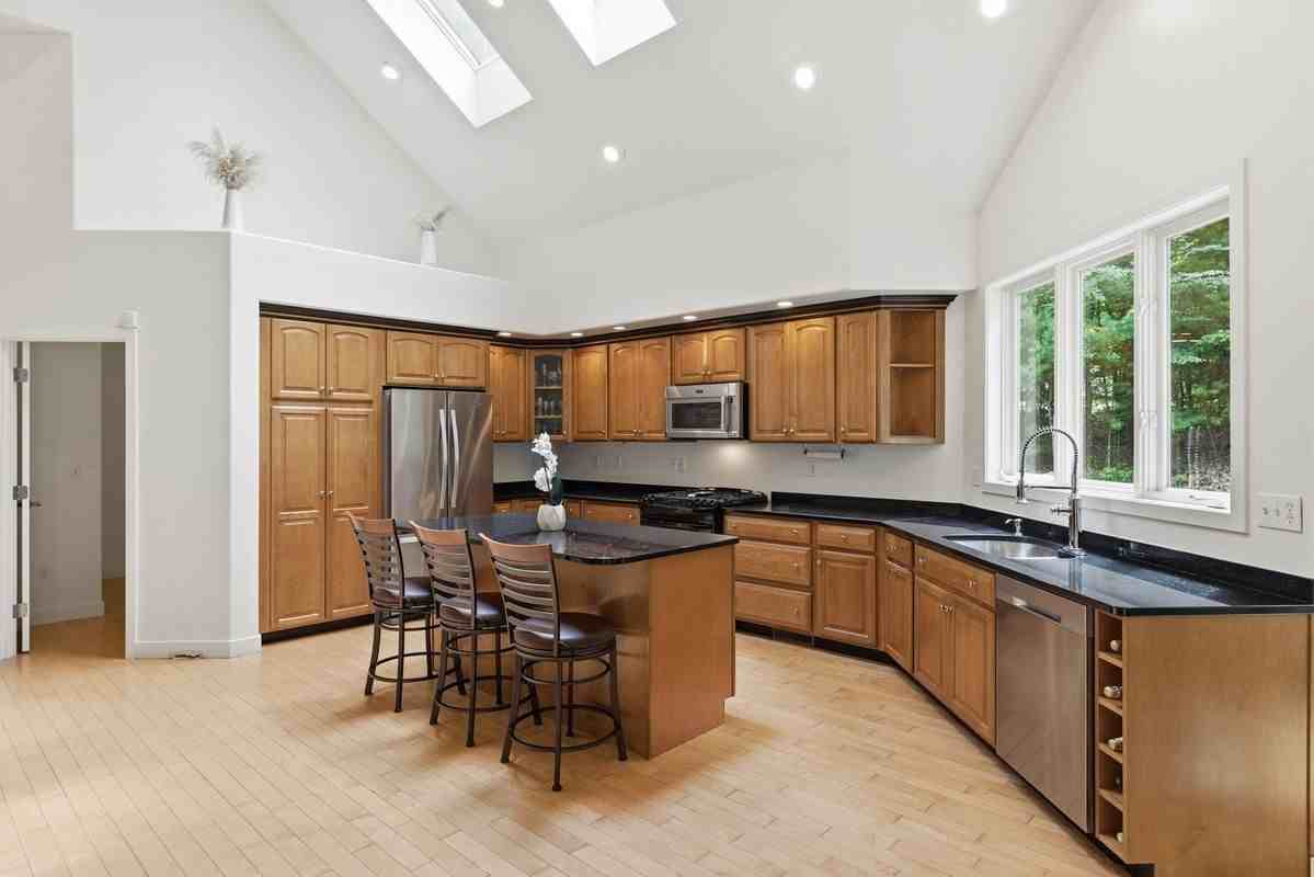 15 Merrill Rd - Photo 6 of 30
