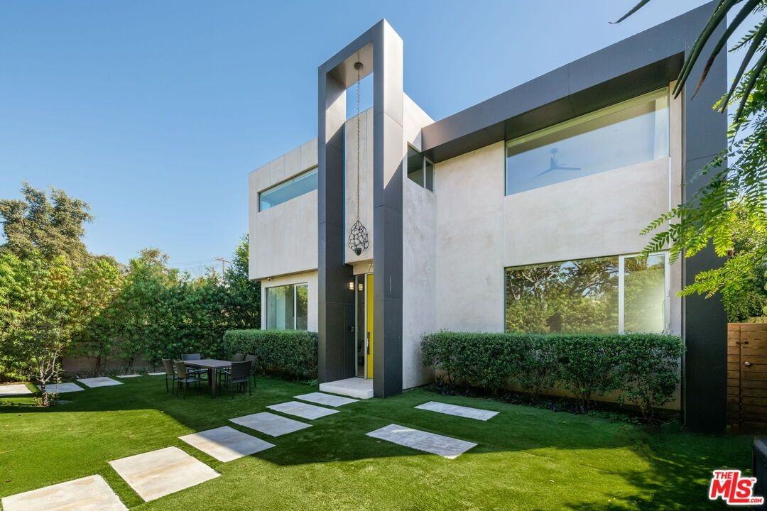 730 San Vicente Blvd - Photo 3 of 50