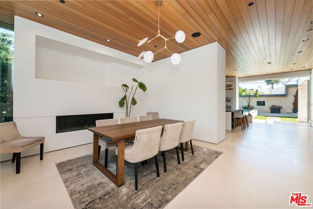 730 San Vicente Blvd - Photo 5 of 50