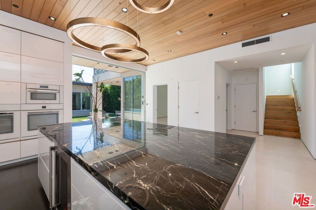 730 San Vicente Blvd - Photo 6 of 50