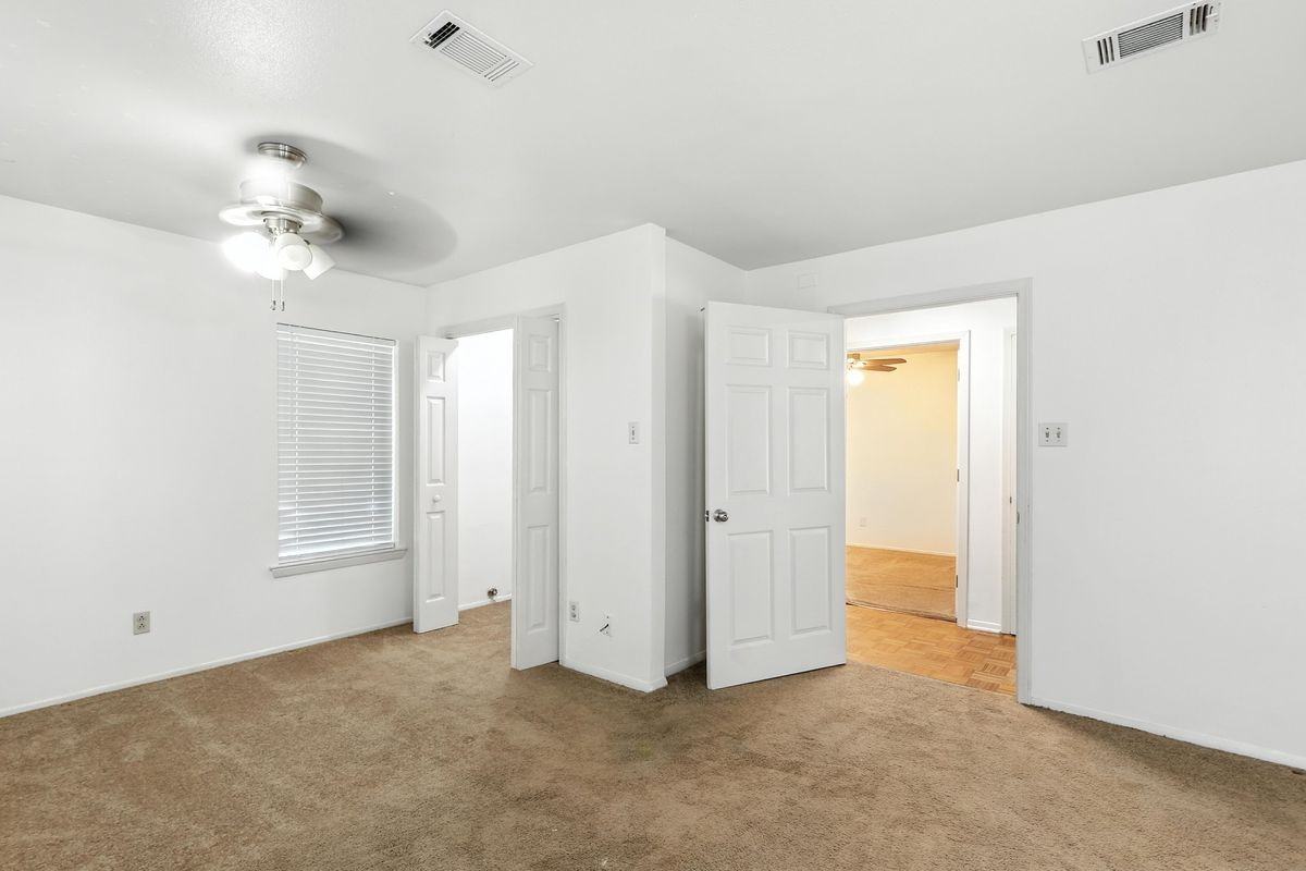 12621 Valleywood Dr - Photo 6 of 13