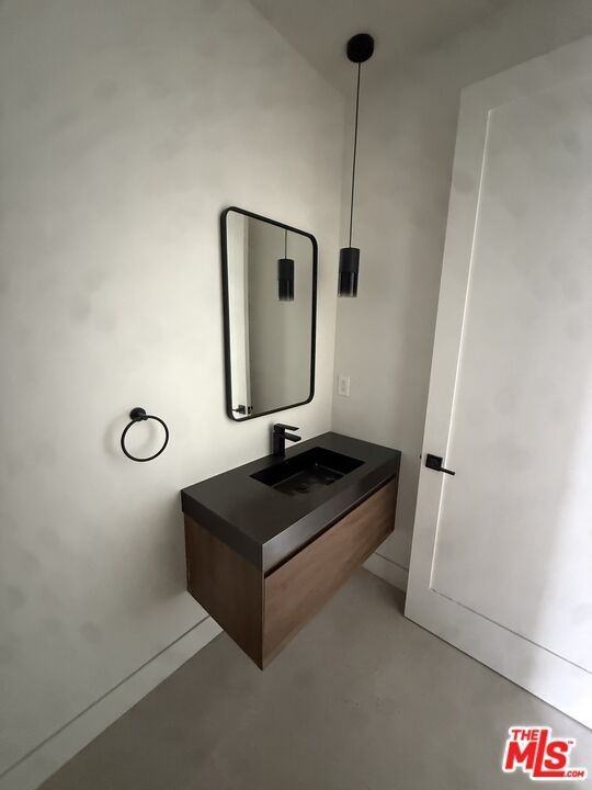 3846 Bentley Ave - Photo 5 of 11