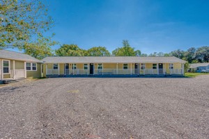 featured image of 1549 Garden Rd