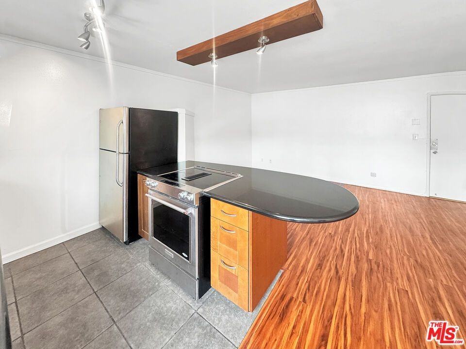 972 Larrabee St ##221 - Photo 6 of 10