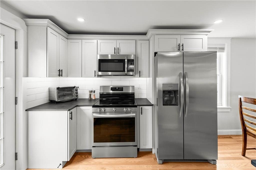 484 Thames St - Photo 7 of 21