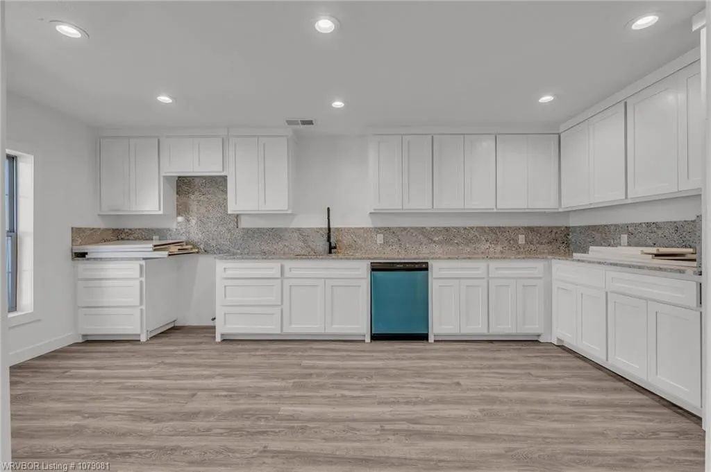3412 N 47th St - Photo 5 of 12