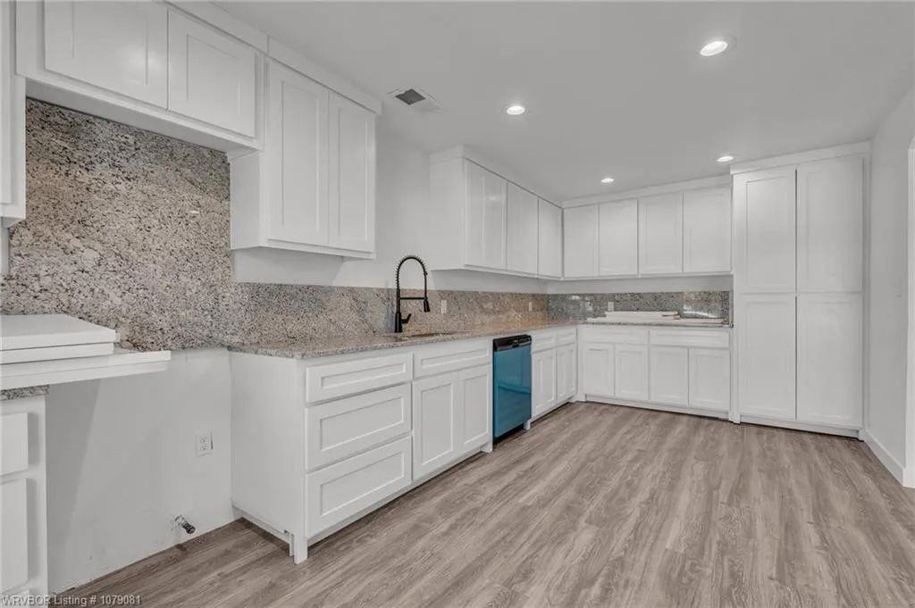 3412 N 47th St - Photo 6 of 12