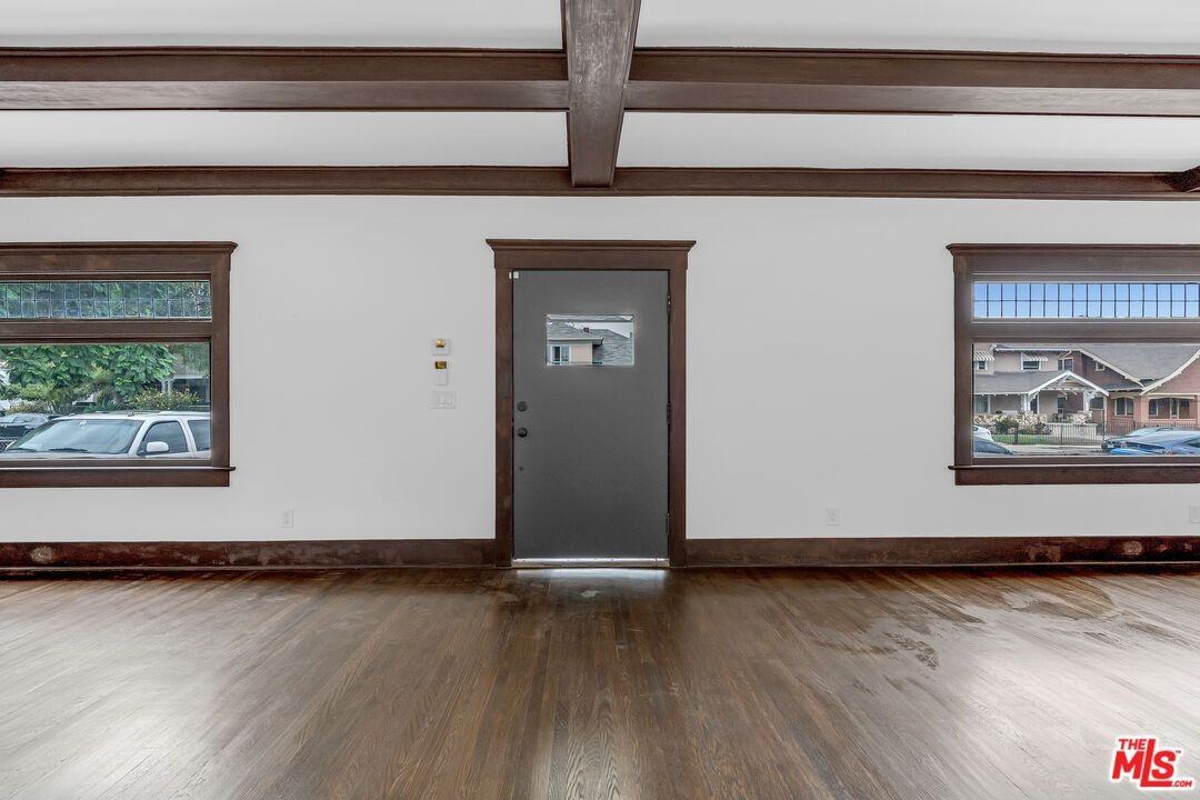 1804 Roosevelt Ave - Photo 3 of 30