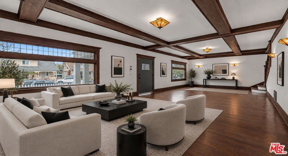 1804 Roosevelt Ave - Photo 4 of 30