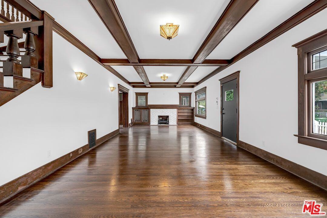 1804 Roosevelt Ave - Photo 6 of 30