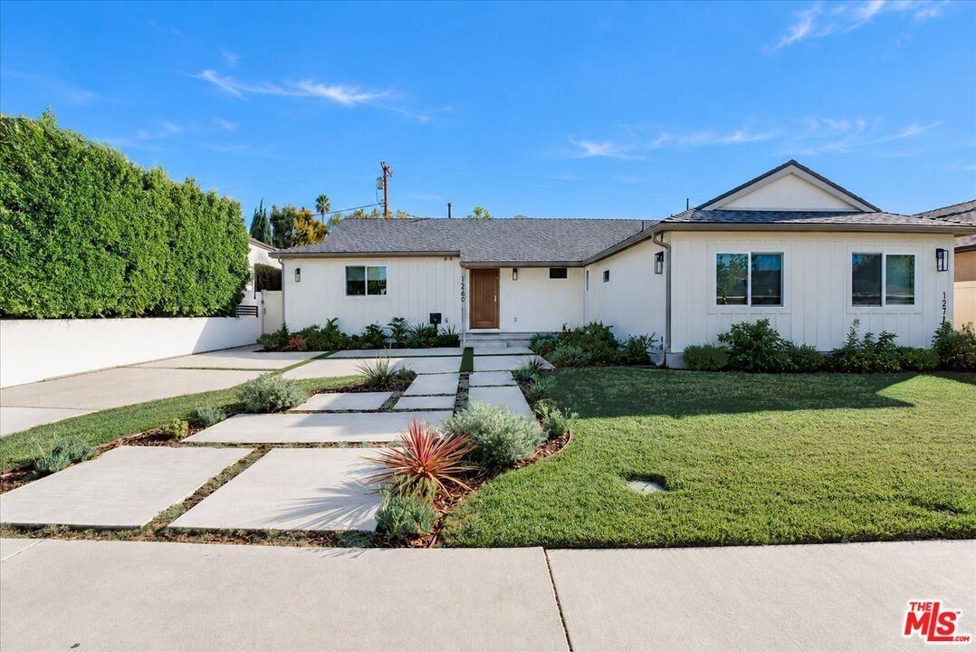 12760 Albers St - Photo 3 of 50