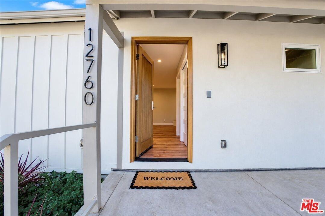 12760 Albers St - Photo 6 of 50