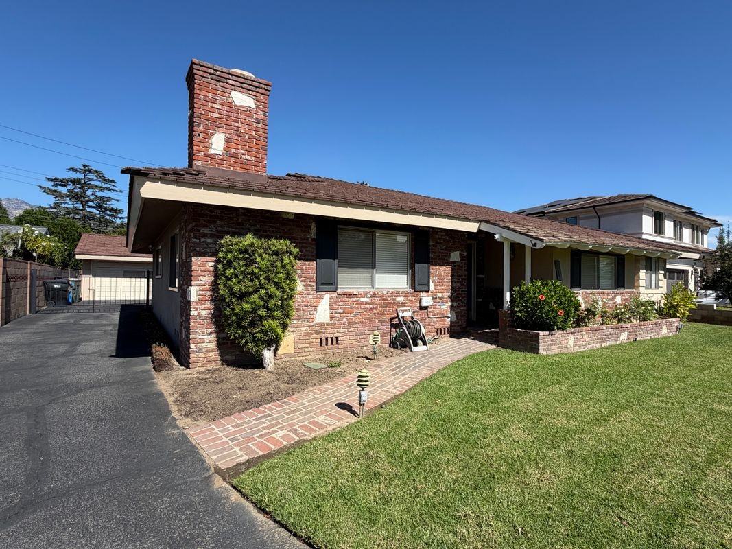 271 W Magna Vista Ave