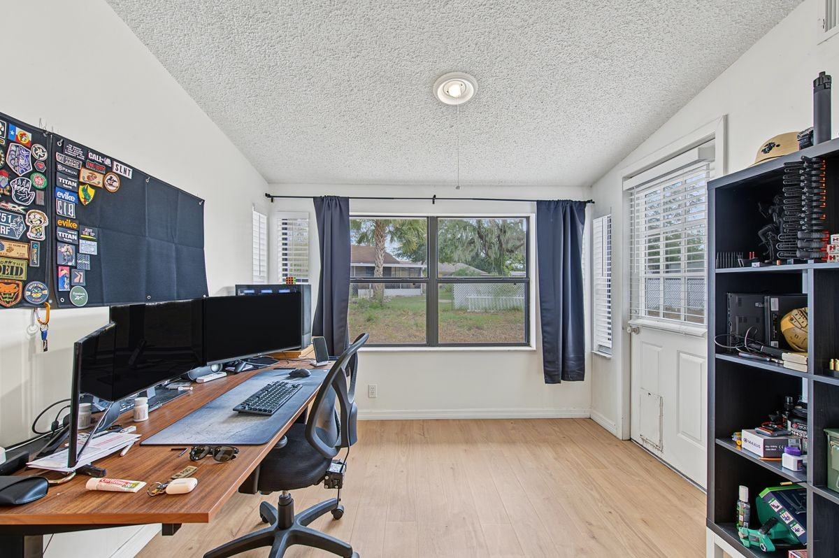 3650 Coppertree Cir - Photo 3 of 11