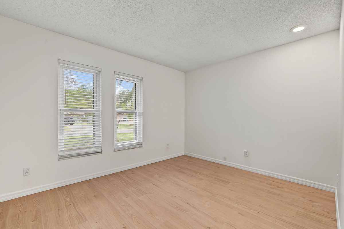 3650 Coppertree Cir - Photo 4 of 11