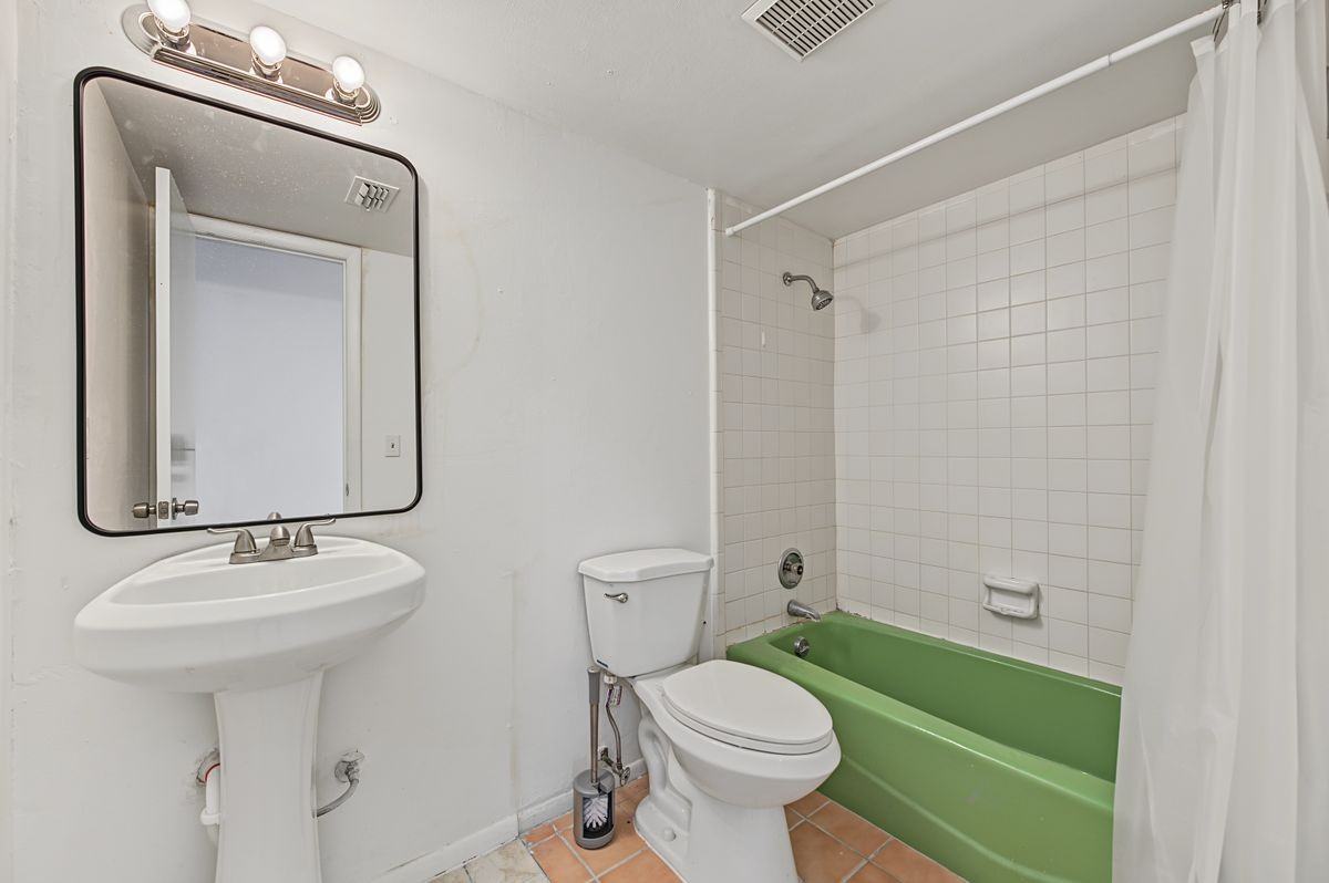 3650 Coppertree Cir - Photo 6 of 11