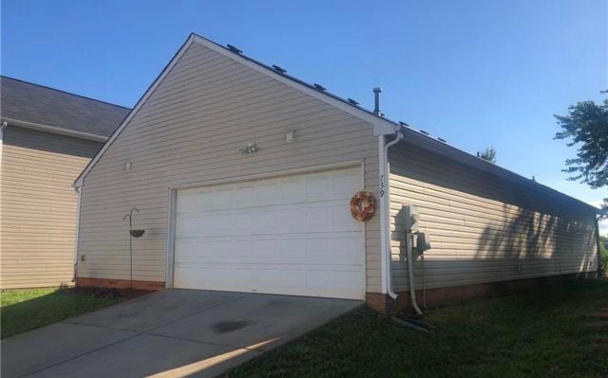 739 Skywatch Ln - Photo 4 of 6