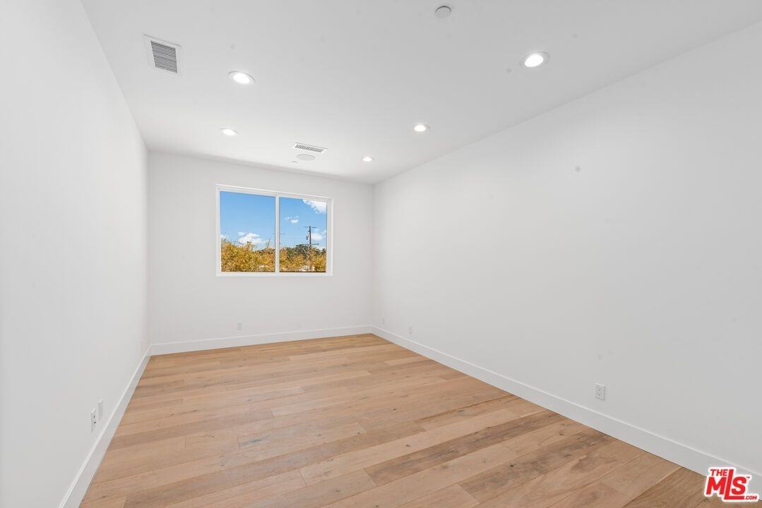 4120 Coolidge Ave - Photo 6 of 15