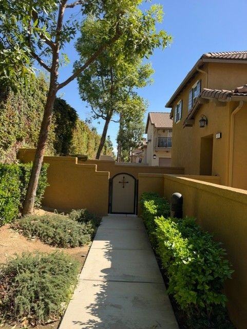 8090 Cornwall Ct ##22 - Photo 2 of 15
