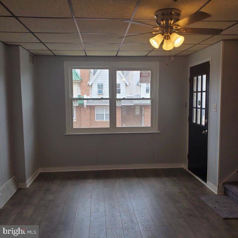 1443 Stevens St - Photo 2 of 11