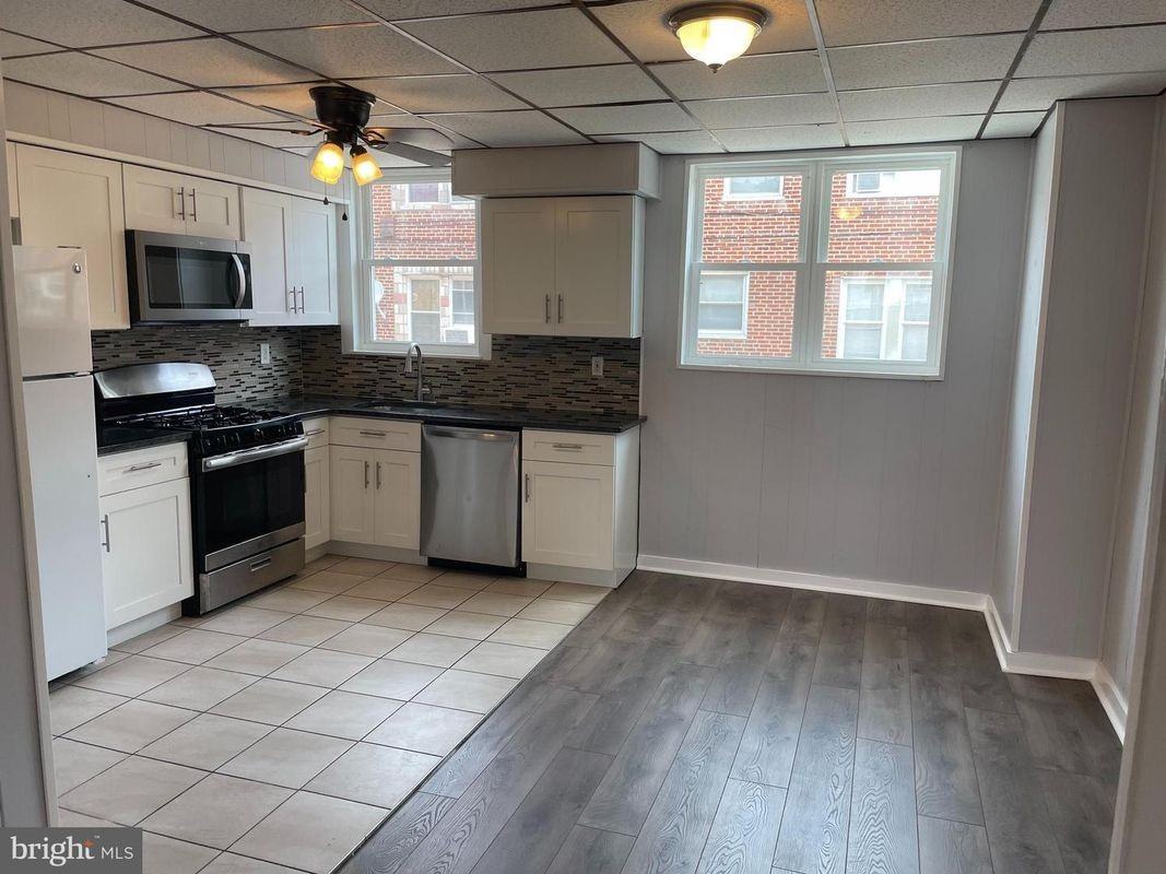 1443 Stevens St - Photo 4 of 11