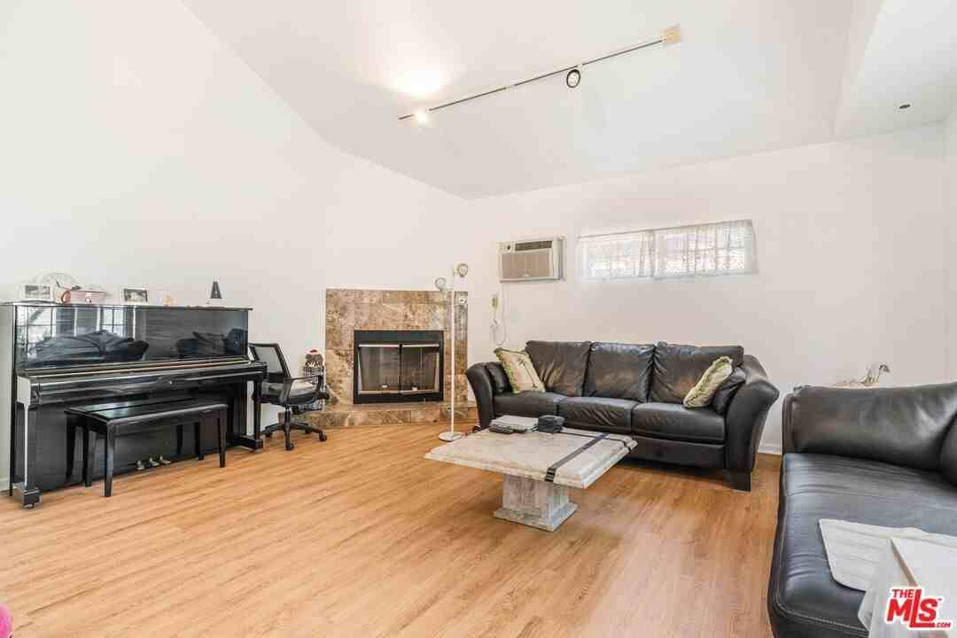 3973 Coolidge Ave - Photo 3 of 19