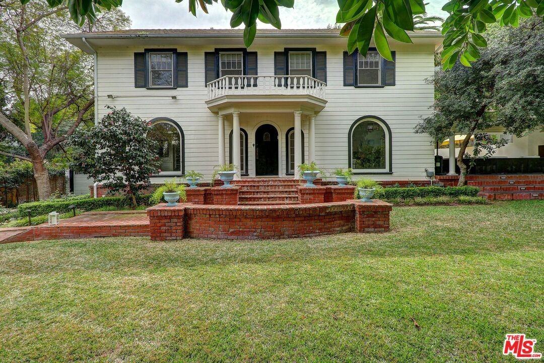 3010 Castle St - Photo 2 of 33