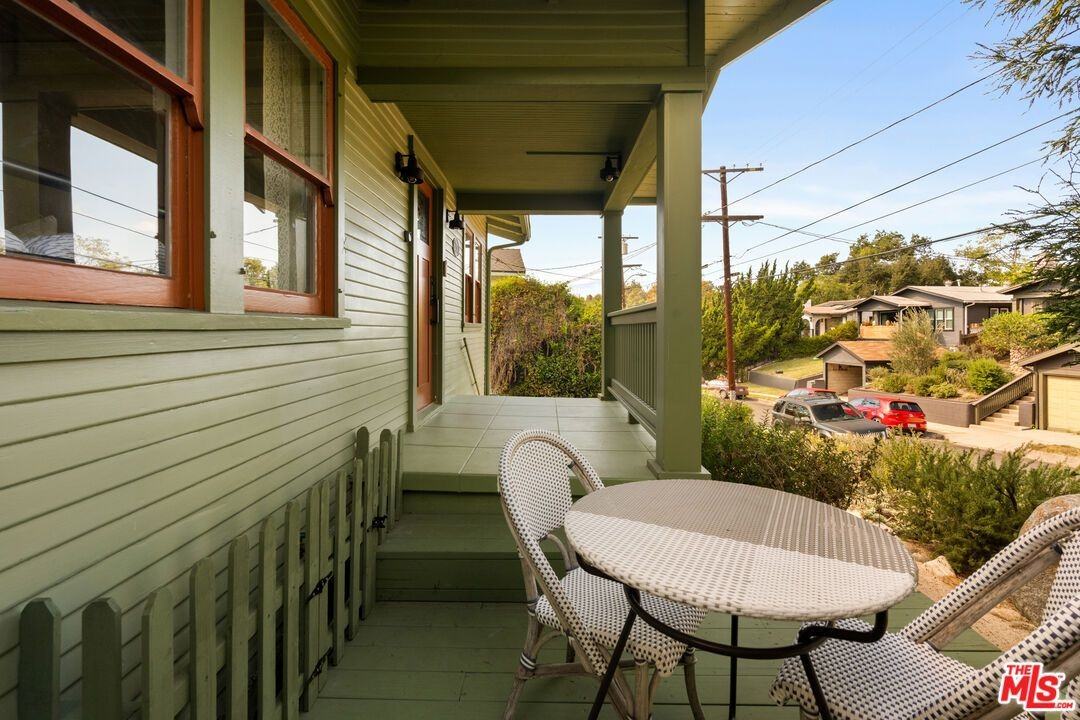 6200 Poppy Peak Dr - Photo 4 of 32
