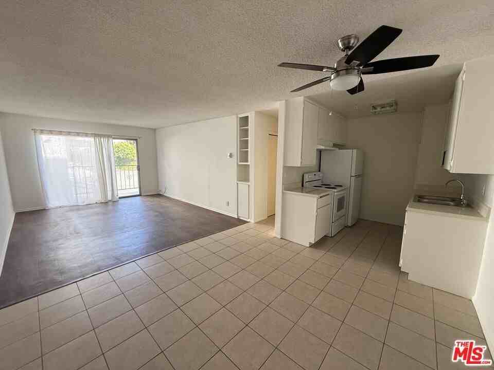 200 Bay St ##103 - Photo 5 of 10