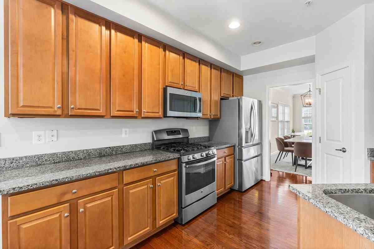 1263 Derry Ln - Photo 6 of 25