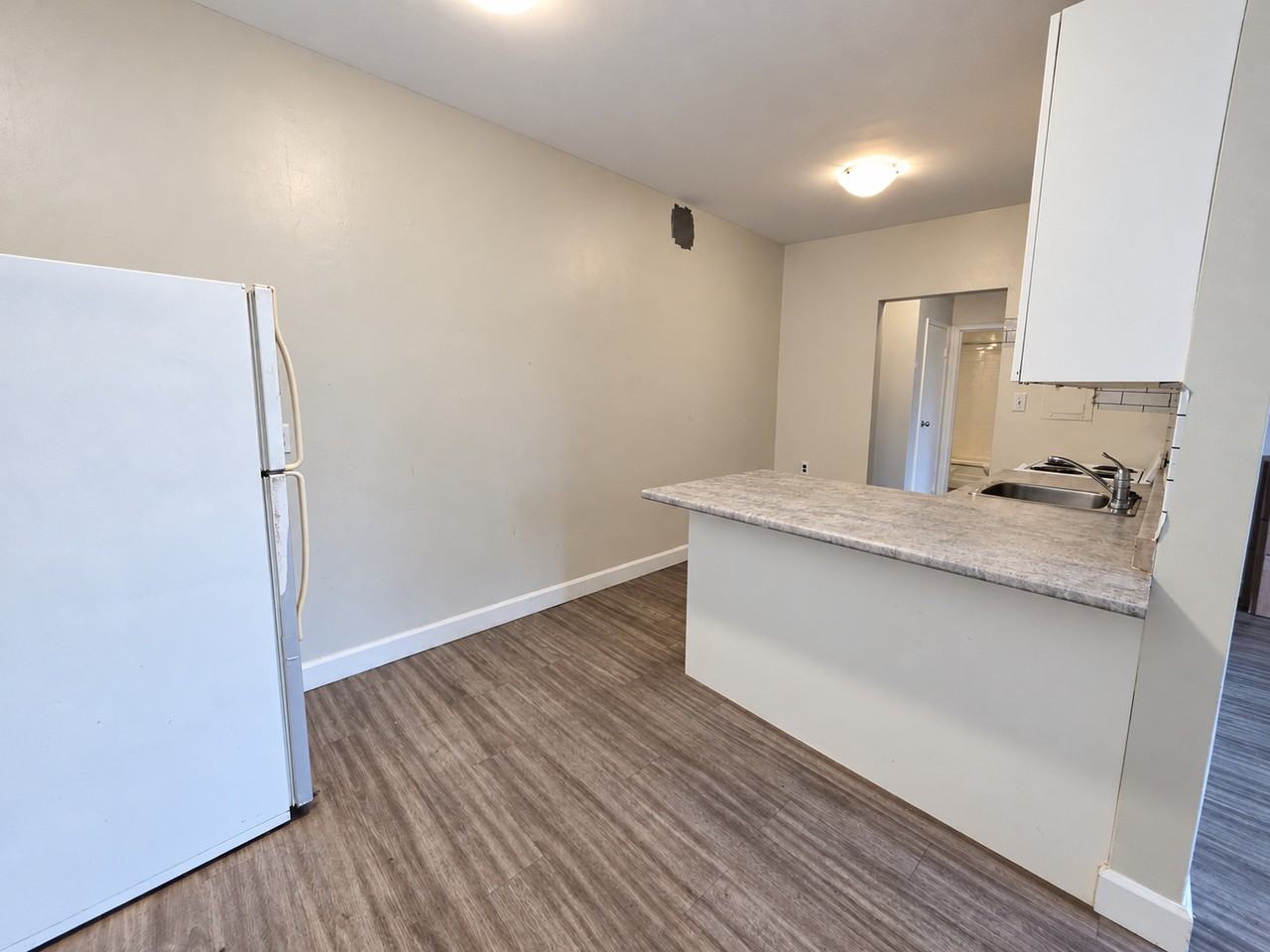 875 Colborne Rd #404 - Photo 5 of 17
