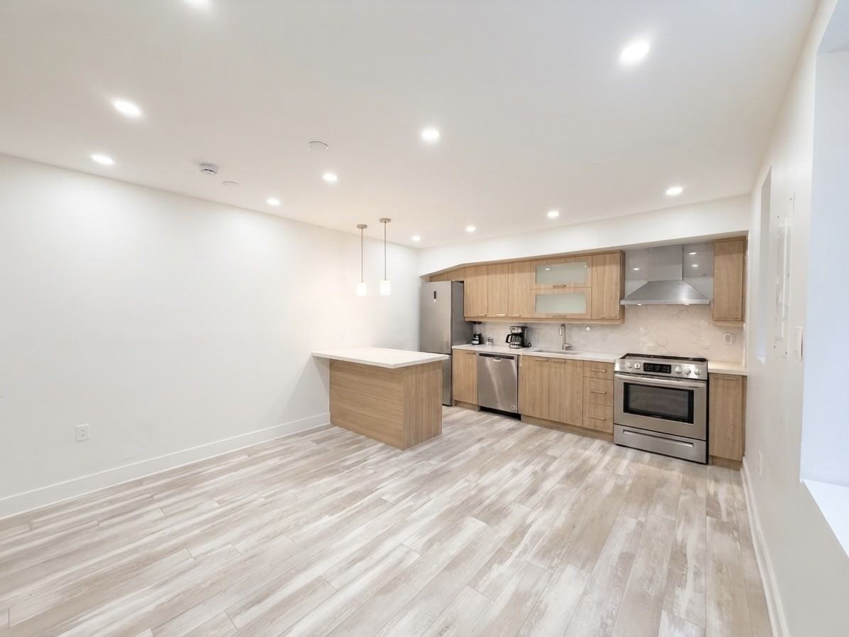 240 Durie St #206 - Photo 2 of 15