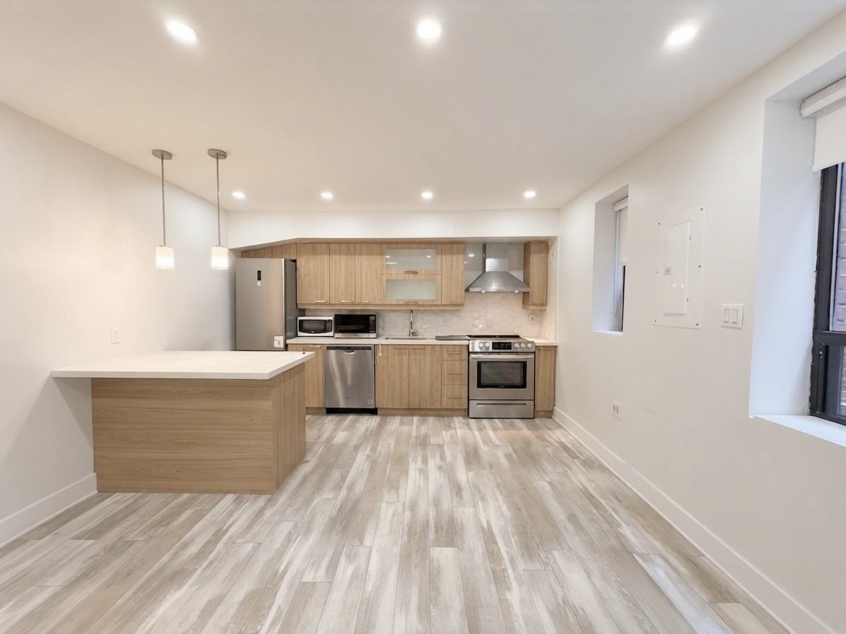 240 Durie St #206 - Photo 4 of 15