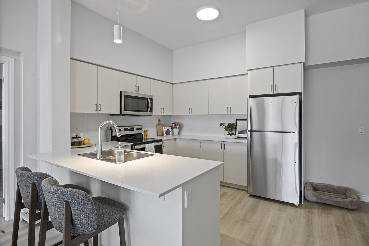 70 Dean Ave - Photo 4 of 12