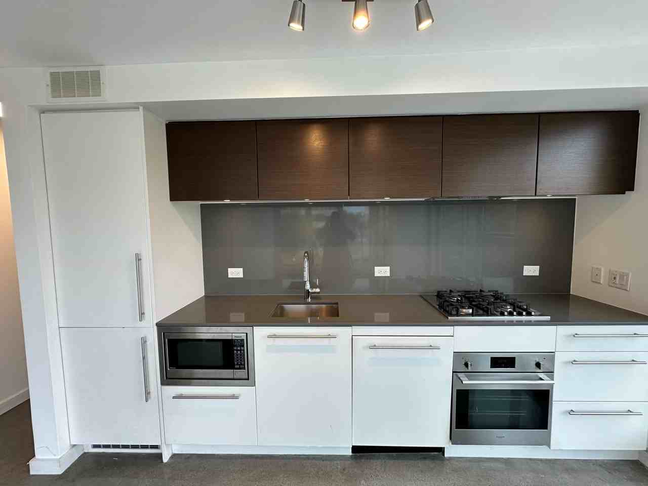 150 Cordova St E #602 - Photo 7 of 16